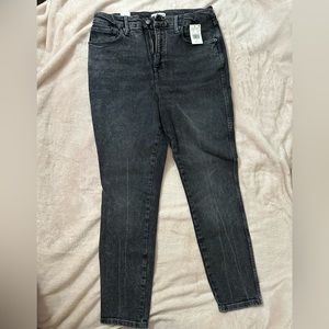 COPY - NWT Good American Good Curve Skinny Crop Jeans Size 12/31